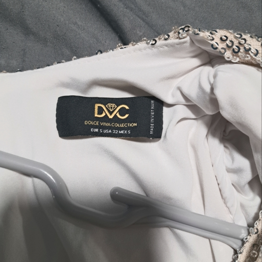 Vestido de lentejuelas color crema, talla S,  Dolce Viva Collection DVC